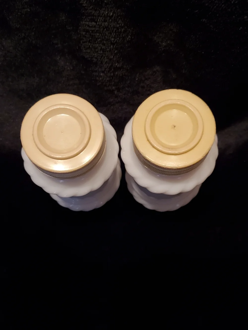 Vintage - Lot of 2 Milk Glass Salt and Pepper Shaker Set Cottagecore